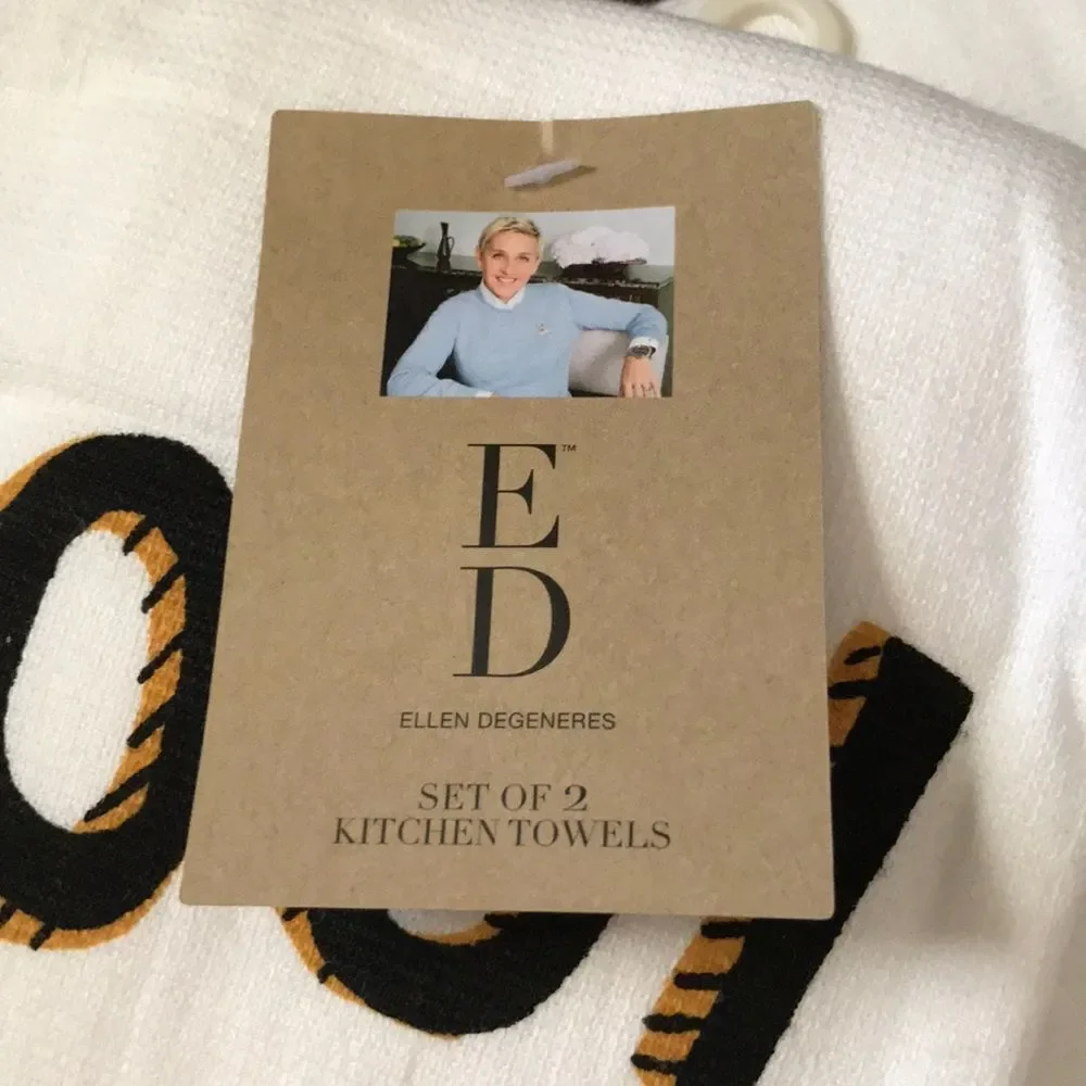 NWT Ellen Degeneres Halloween kitchen towels